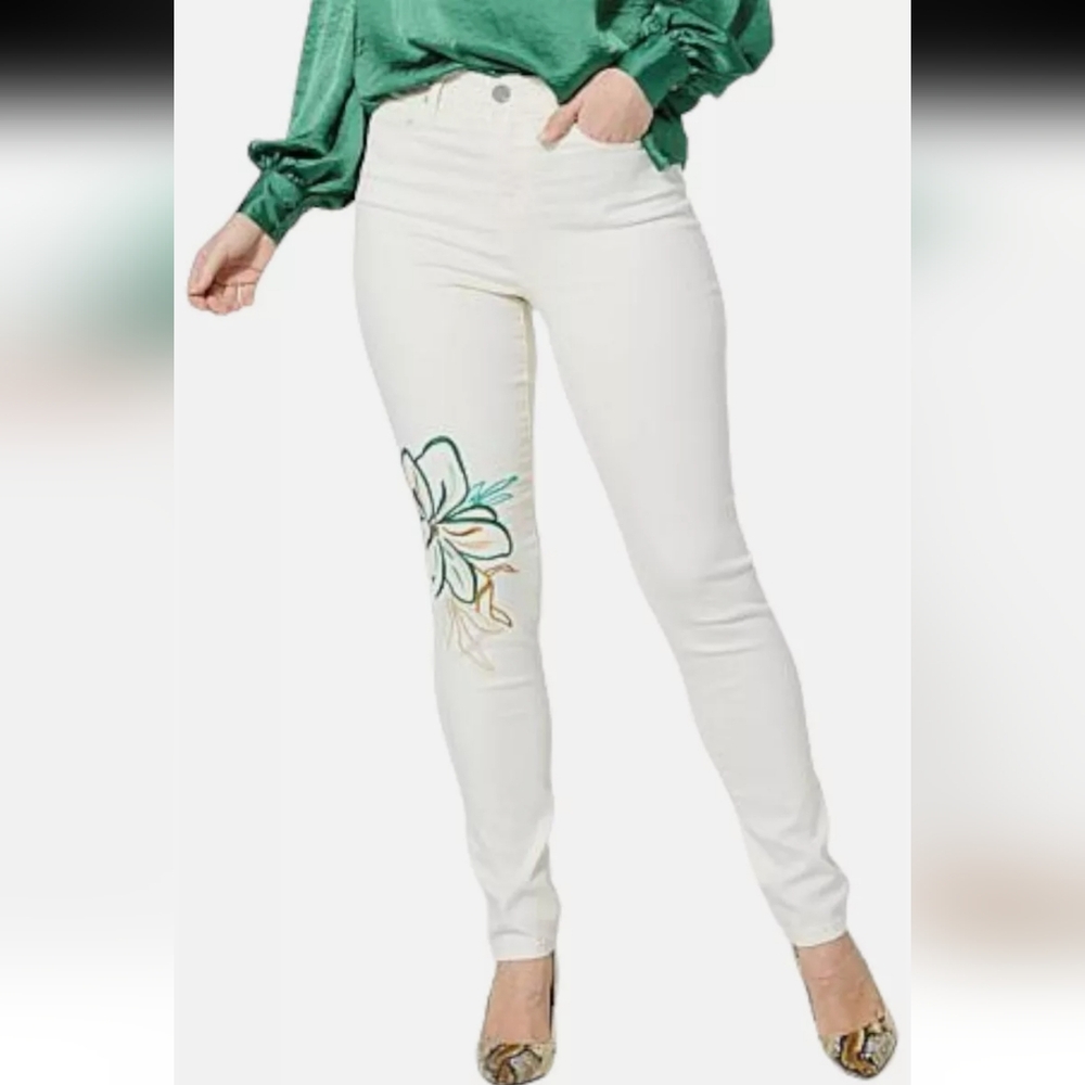 DG2 by Diane Gilman Ivory Skinny Jeans with Embroidrred Design, Size 4 Tall